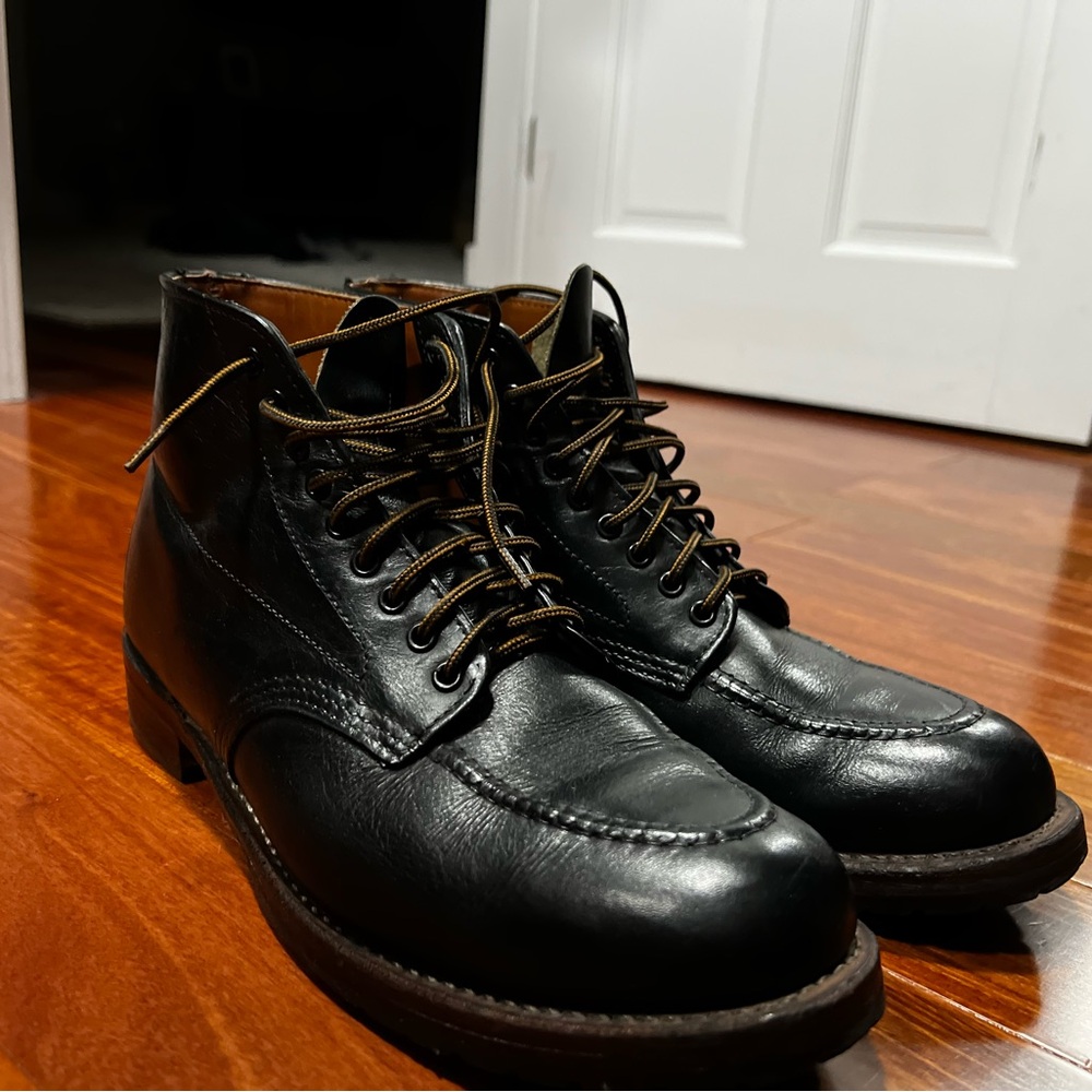Red Wing Beckman - Black Featherstone Leather 9029